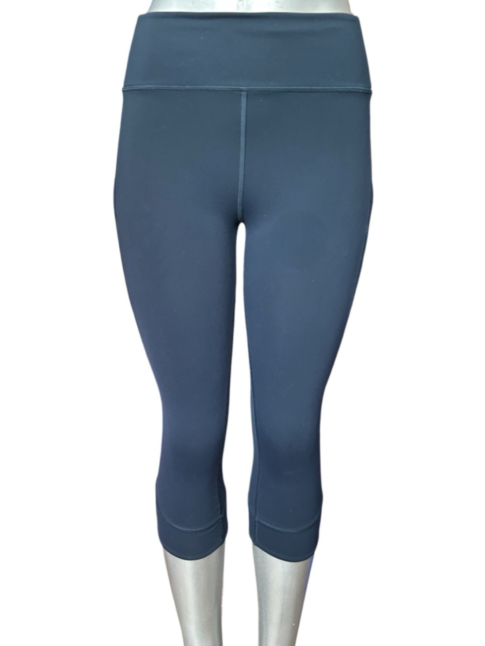 Lululemon Navy 19” In Movement Crop Everlux High Rise Rare Size 8